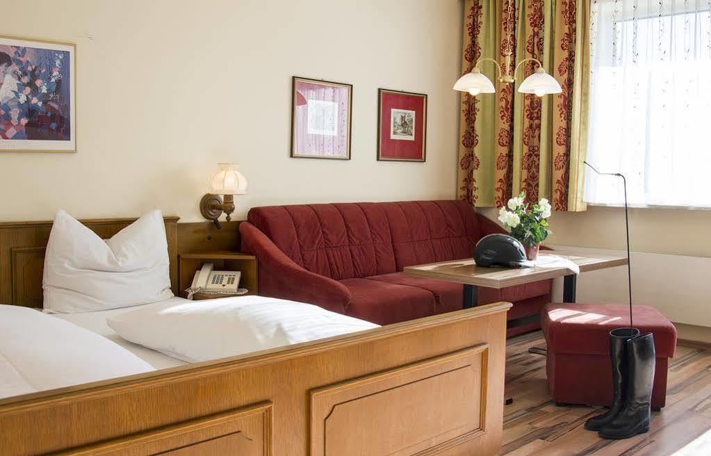 Hotel Reitzentrum Hausruckhof Ampflwang im Hausruckwald Extérieur photo